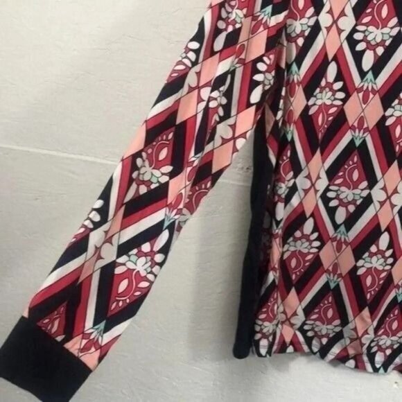 Crown & Ivy Geometric Diamond Print Long Sleeve Top Blouse - Picture 5 of 12